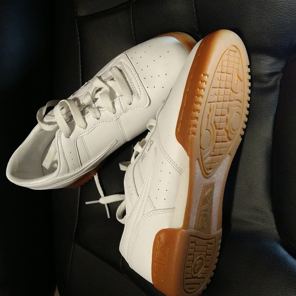 Shoes - Picture 2 of 4
